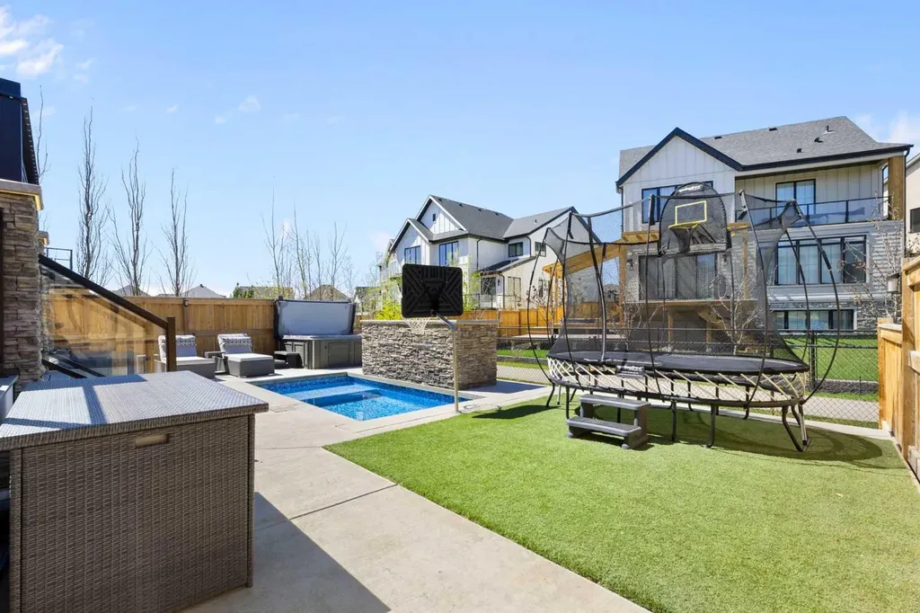 143 Marina Landing SE Calgary AB T3M 3J5