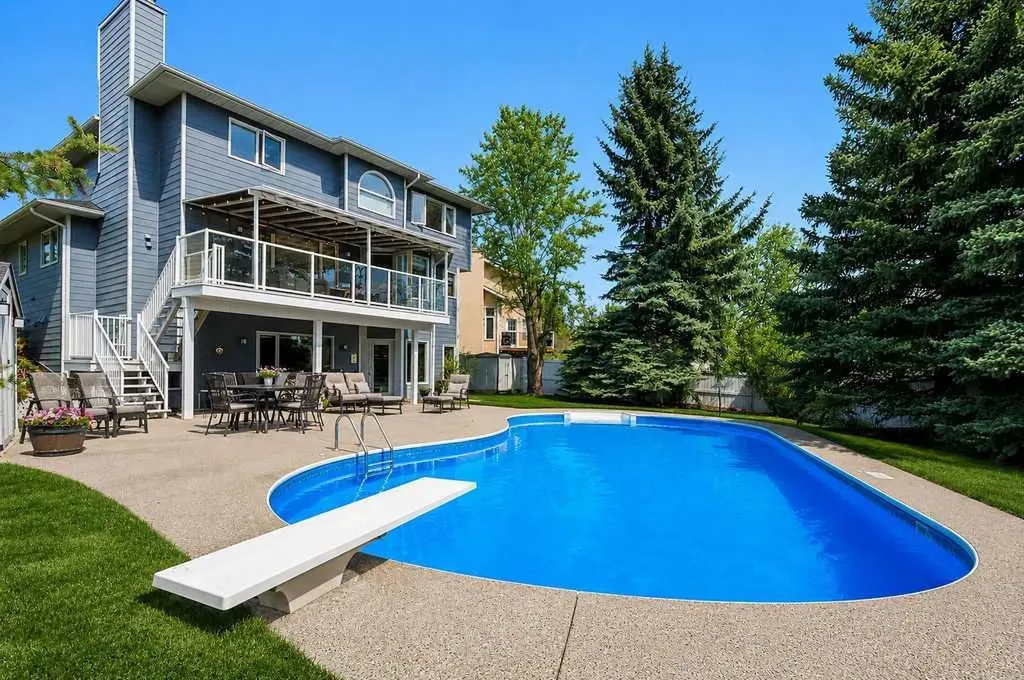 42 Evergreen Terrace SW Calgary AB T2Y 2V9