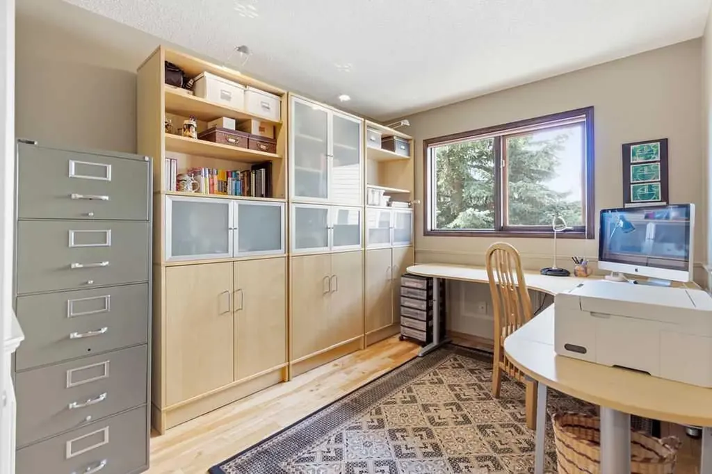 42 Evergreen Terrace SW Calgary AB T2Y 2V9