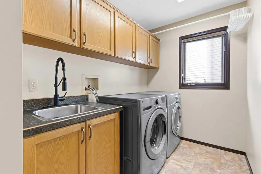 42 Evergreen Terrace SW Calgary AB T2Y 2V9