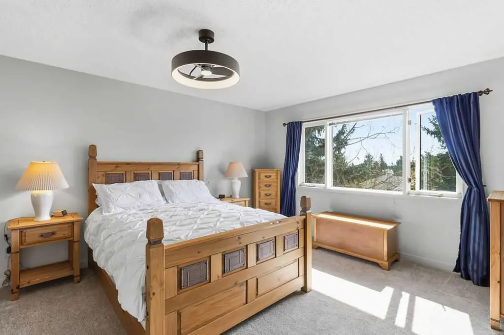 42 Evergreen Terrace SW Calgary AB T2Y 2V9