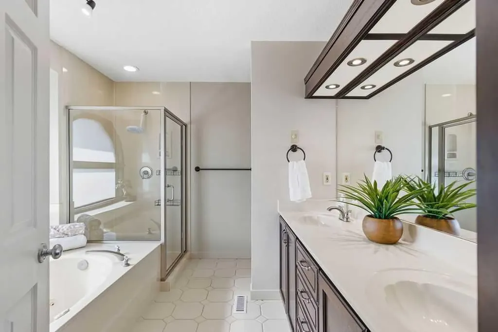 42 Evergreen Terrace SW Calgary AB T2Y 2V9