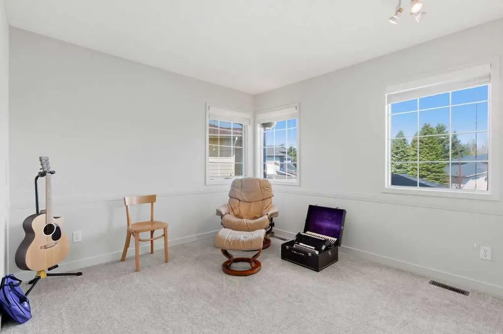 42 Evergreen Terrace SW Calgary AB T2Y 2V9