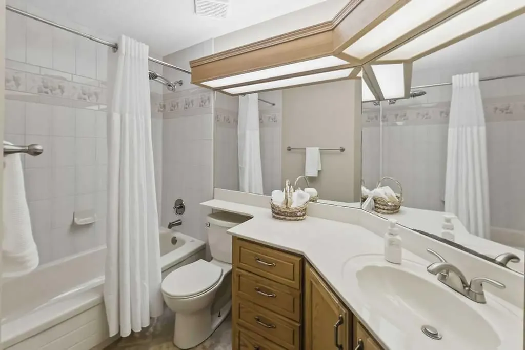 42 Evergreen Terrace SW Calgary AB T2Y 2V9