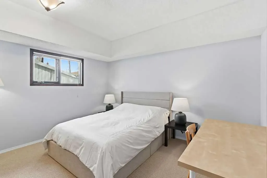 42 Evergreen Terrace SW Calgary AB T2Y 2V9