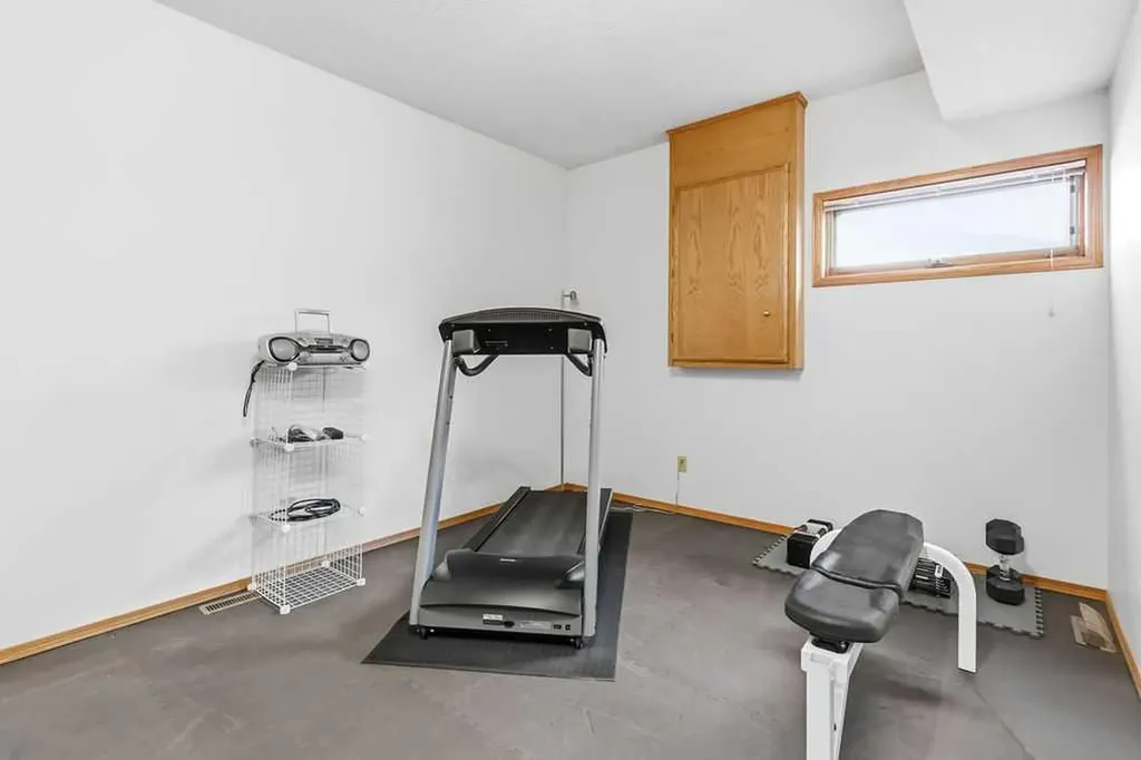 42 Evergreen Terrace SW Calgary AB T2Y 2V9