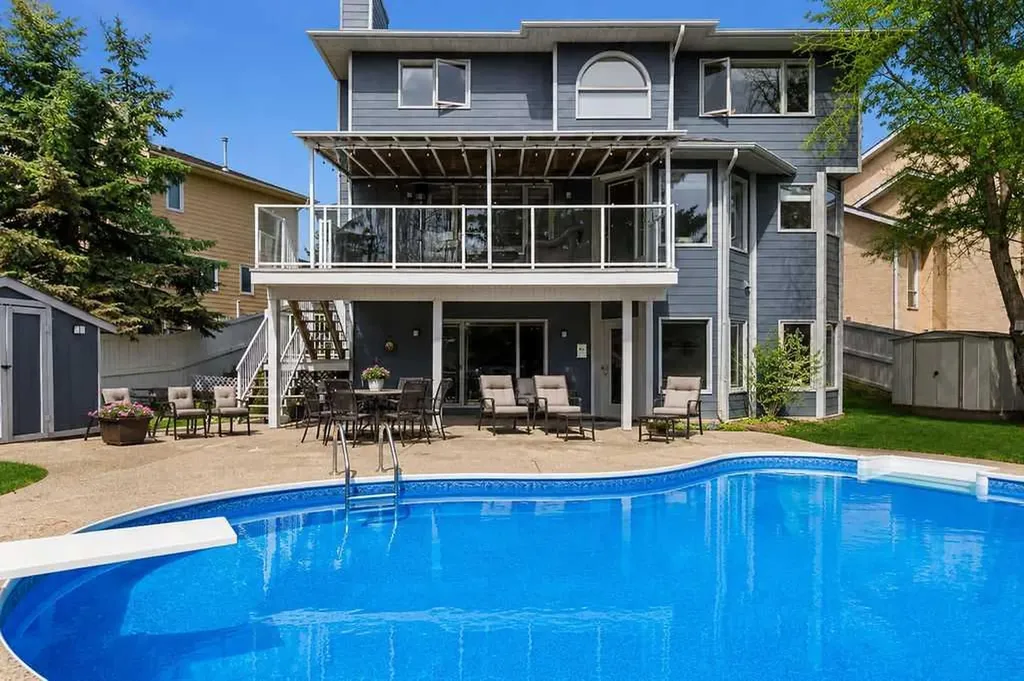 42 Evergreen Terrace SW Calgary AB T2Y 2V9