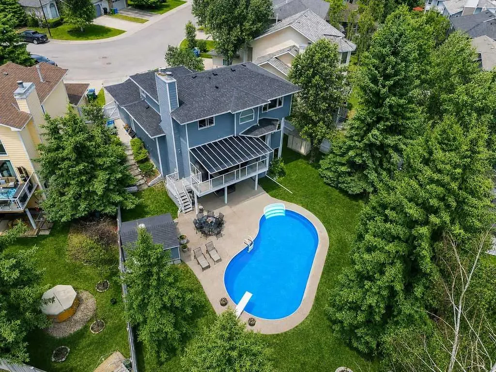 42 Evergreen Terrace SW Calgary AB T2Y 2V9