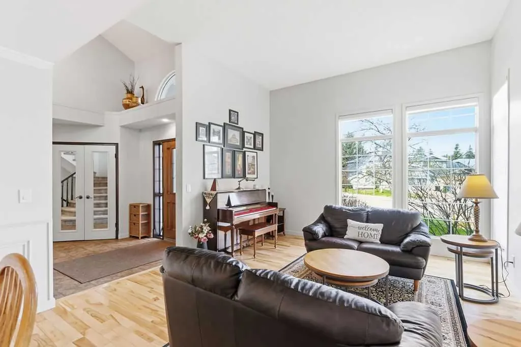42 Evergreen Terrace SW Calgary AB T2Y 2V9