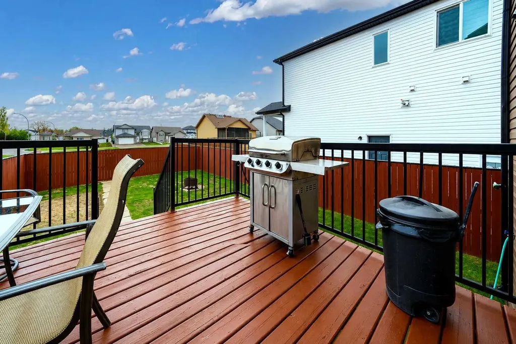 307 16 Street E Brooks AB T1R1K4
