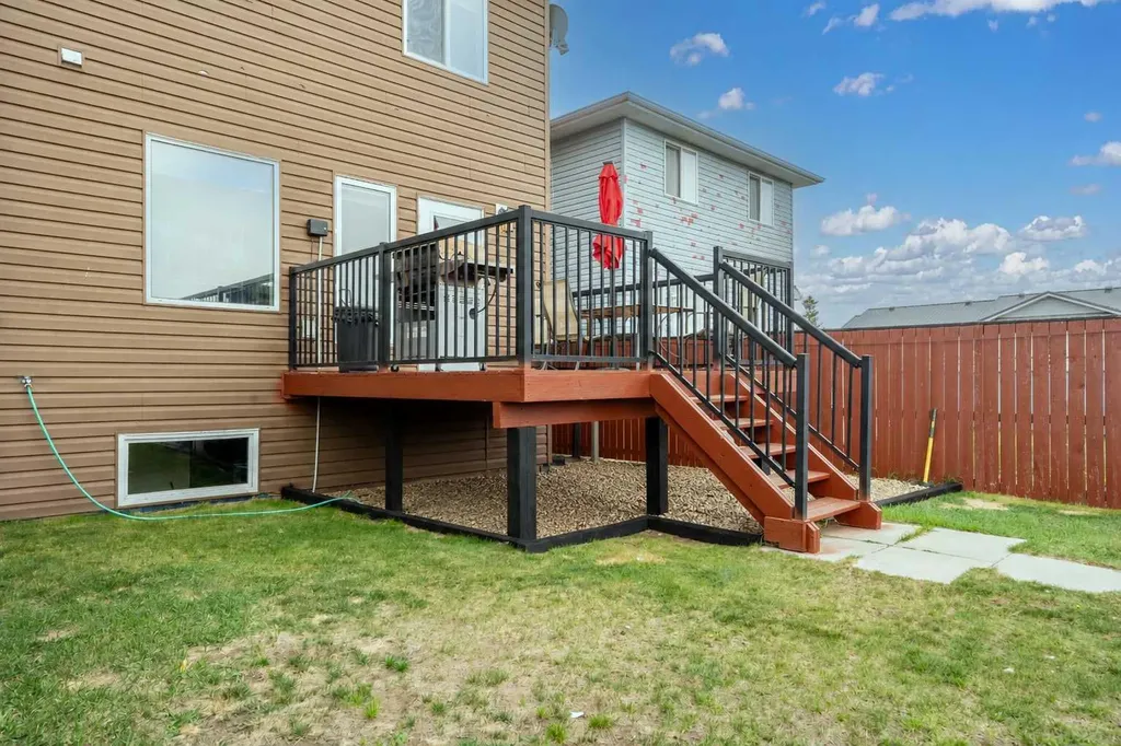 307 16 Street E Brooks AB T1R1K4