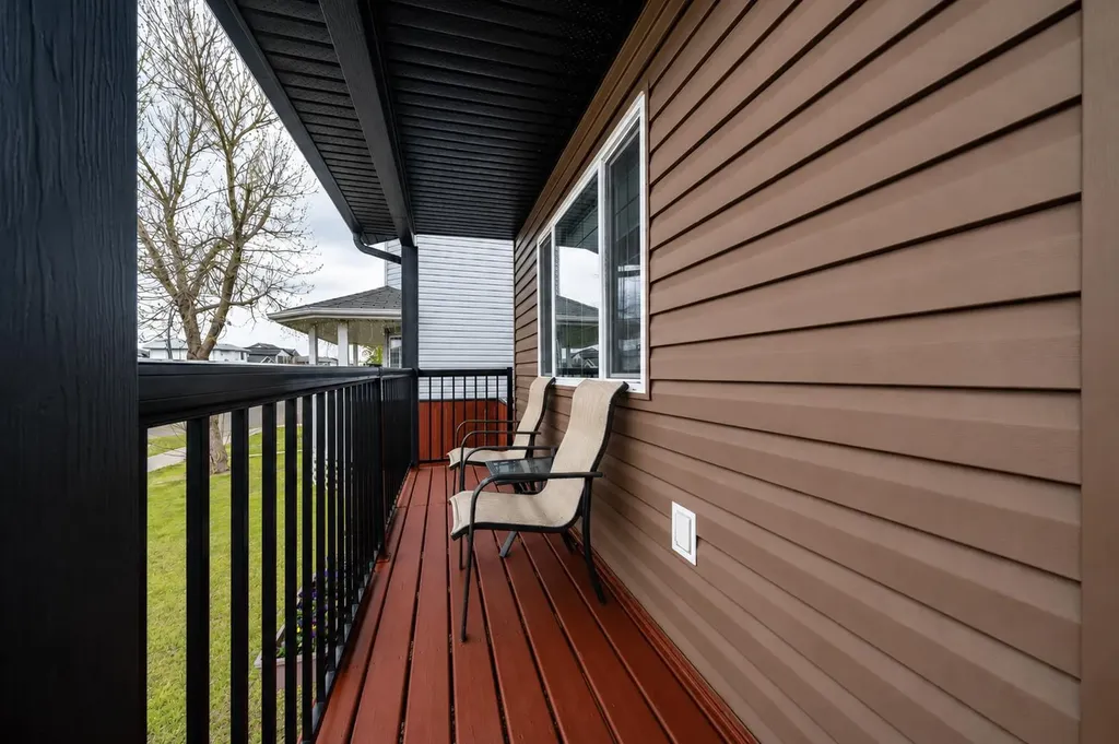 307 16 Street E Brooks AB T1R1K4