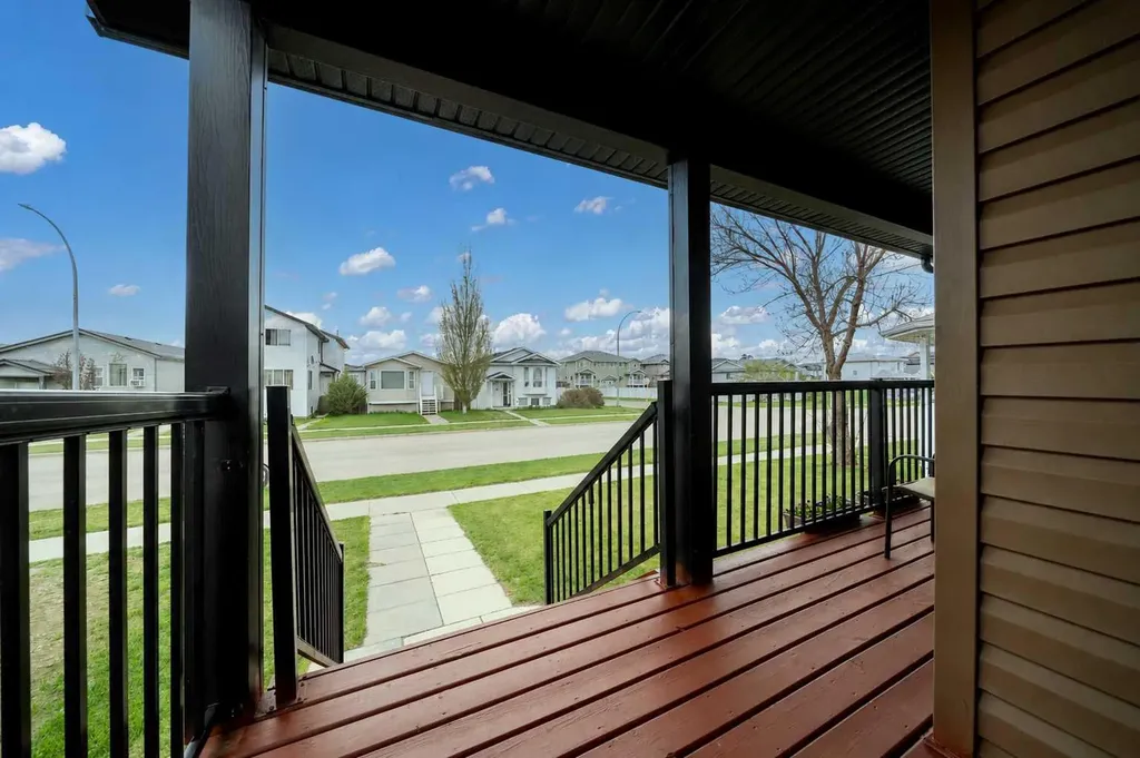 307 16 Street E Brooks AB T1R1K4