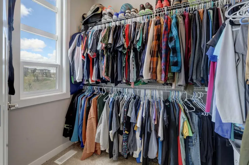 760 Livingston Hill NE Calgary AB T3P 1K4