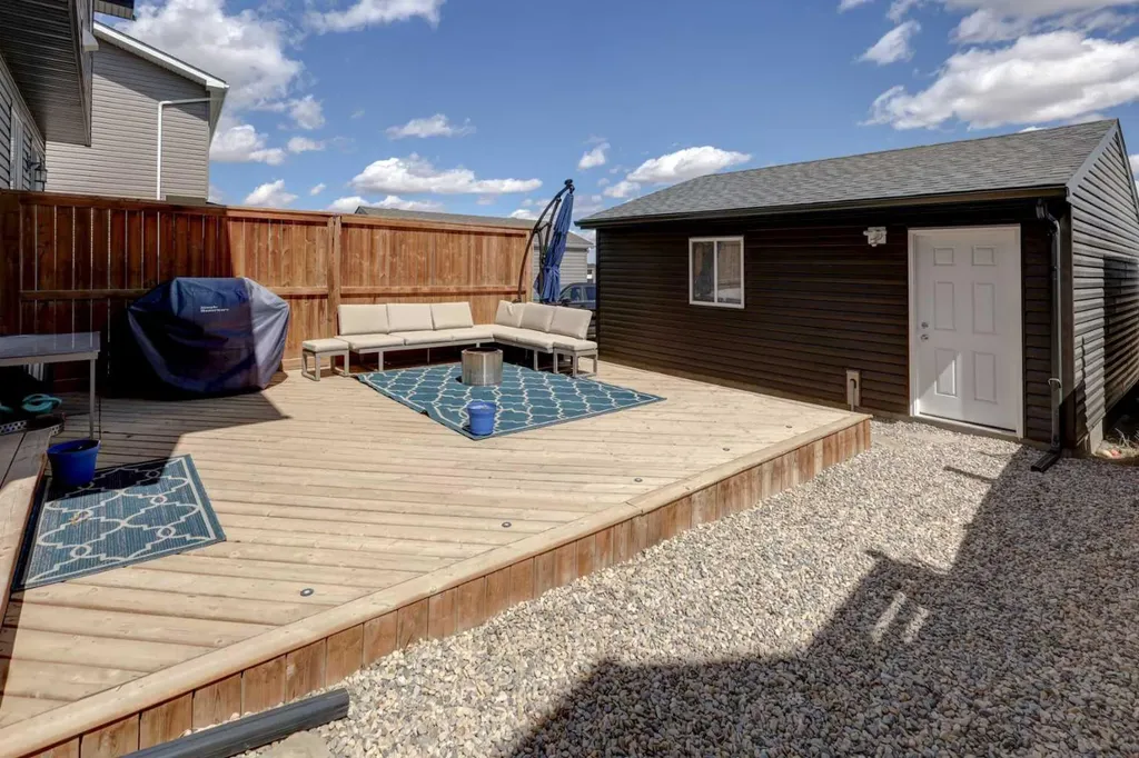 760 Livingston Hill NE Calgary AB T3P 1K4