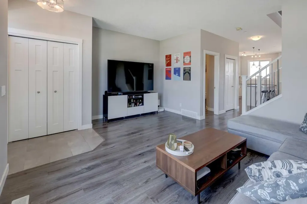 760 Livingston Hill NE Calgary AB T3P 1K4