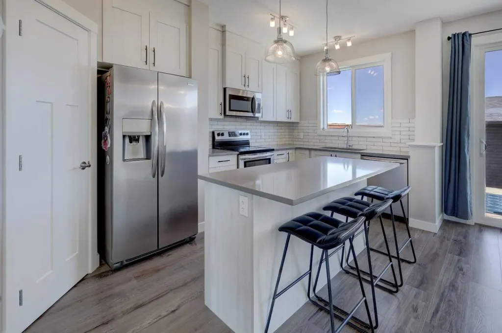 760 Livingston Hill NE Calgary AB T3P 1K4