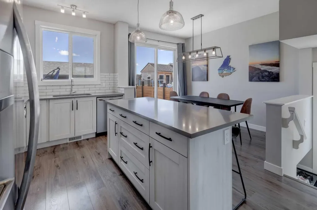 760 Livingston Hill NE Calgary AB T3P 1K4