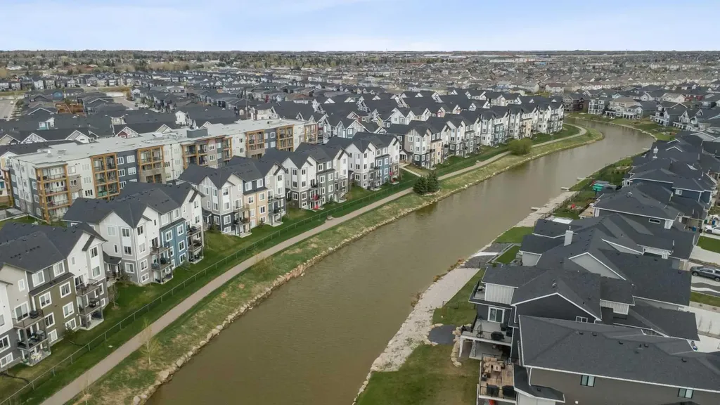 284 Canals Crossing SW Airdrie AB T4B 4L3
