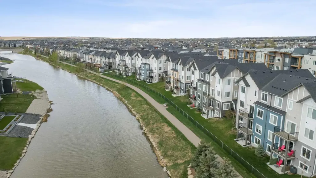 284 Canals Crossing SW Airdrie AB T4B 4L3