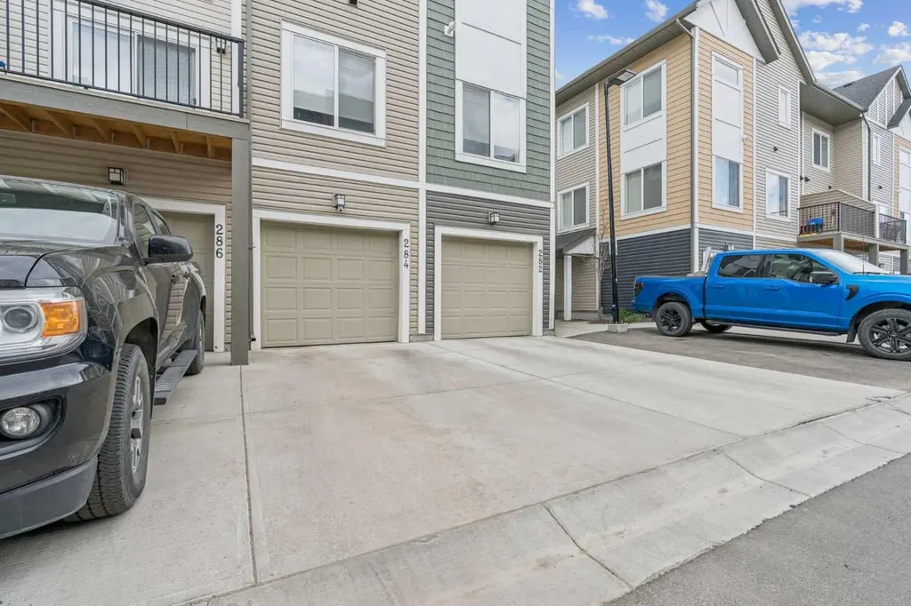 284 Canals Crossing SW Airdrie AB T4B 4L3