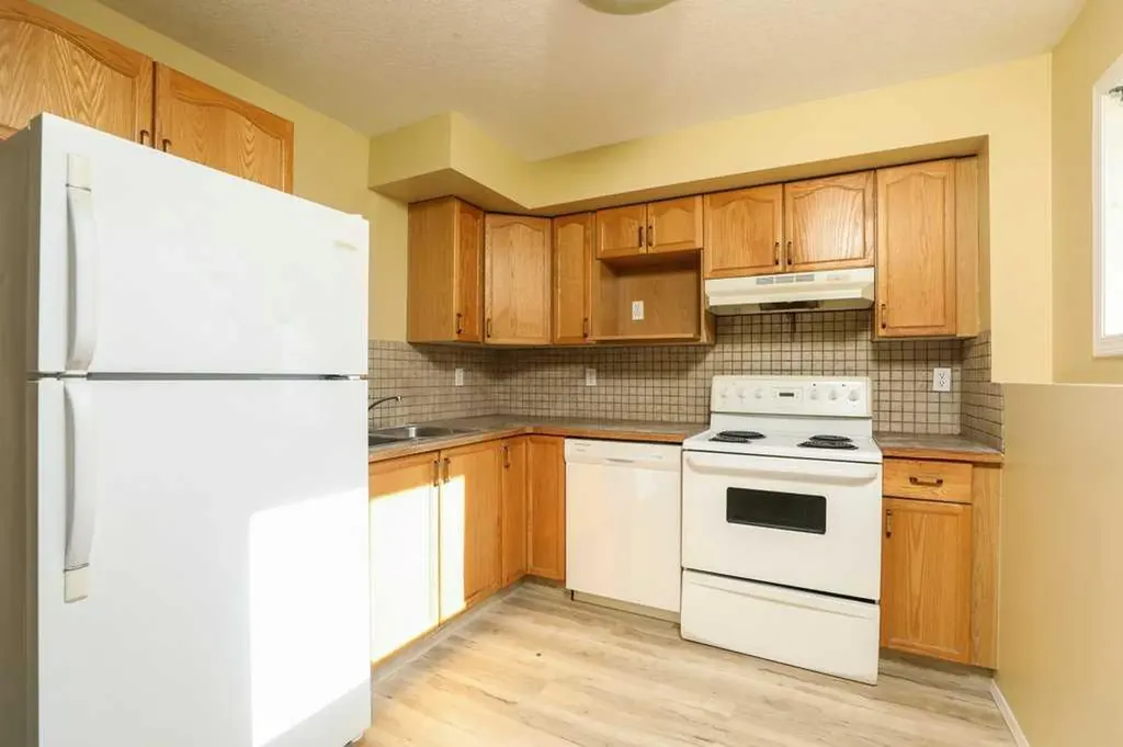 720 Heritage Boulevard W Lethbridge AB T1K 7X2