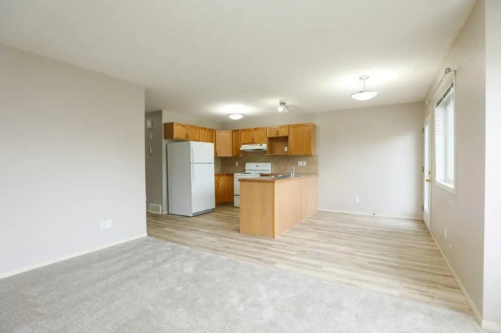 720 Heritage Boulevard W Lethbridge AB T1K 7X2