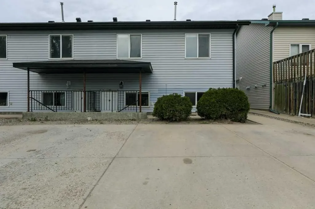 720 Heritage Boulevard W Lethbridge AB T1K 7X2