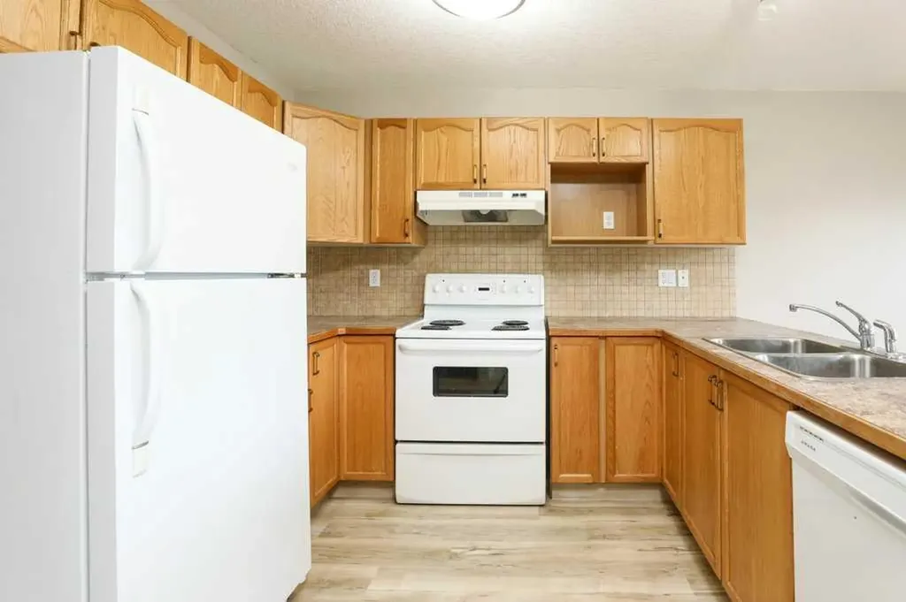 720 Heritage Boulevard W Lethbridge AB T1K 7X2