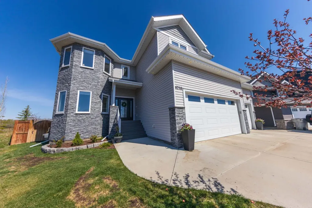 6210 20 Street Close Lloydminster AB T9V3R3