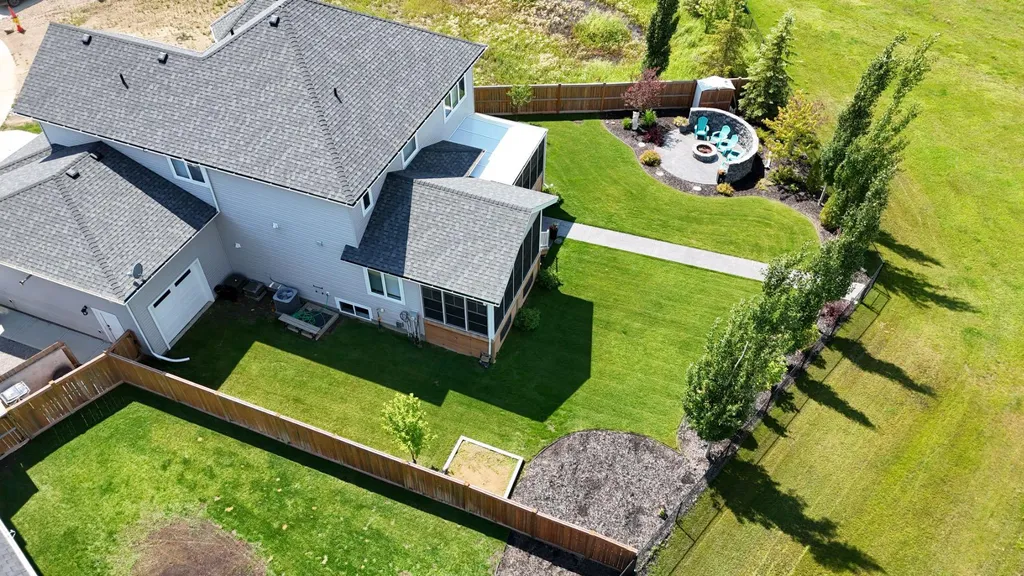 6210 20 Street Close Lloydminster AB T9V3R3