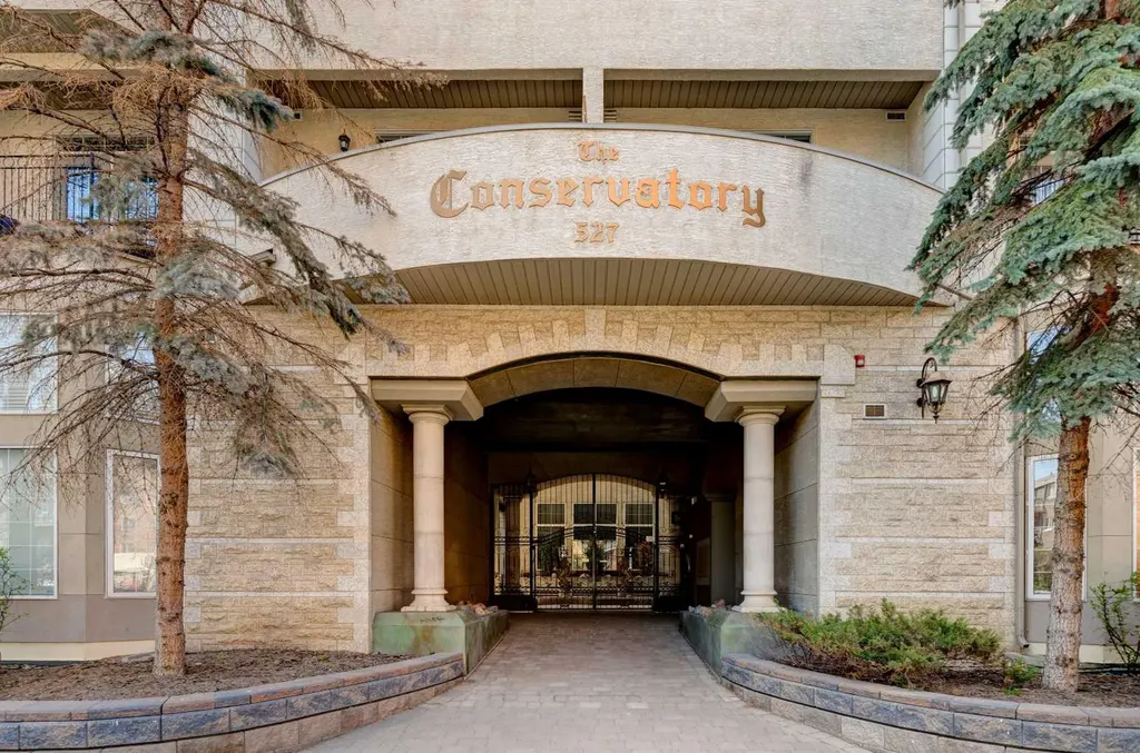527 15 Avenue SW Calgary AB T2R 1R5