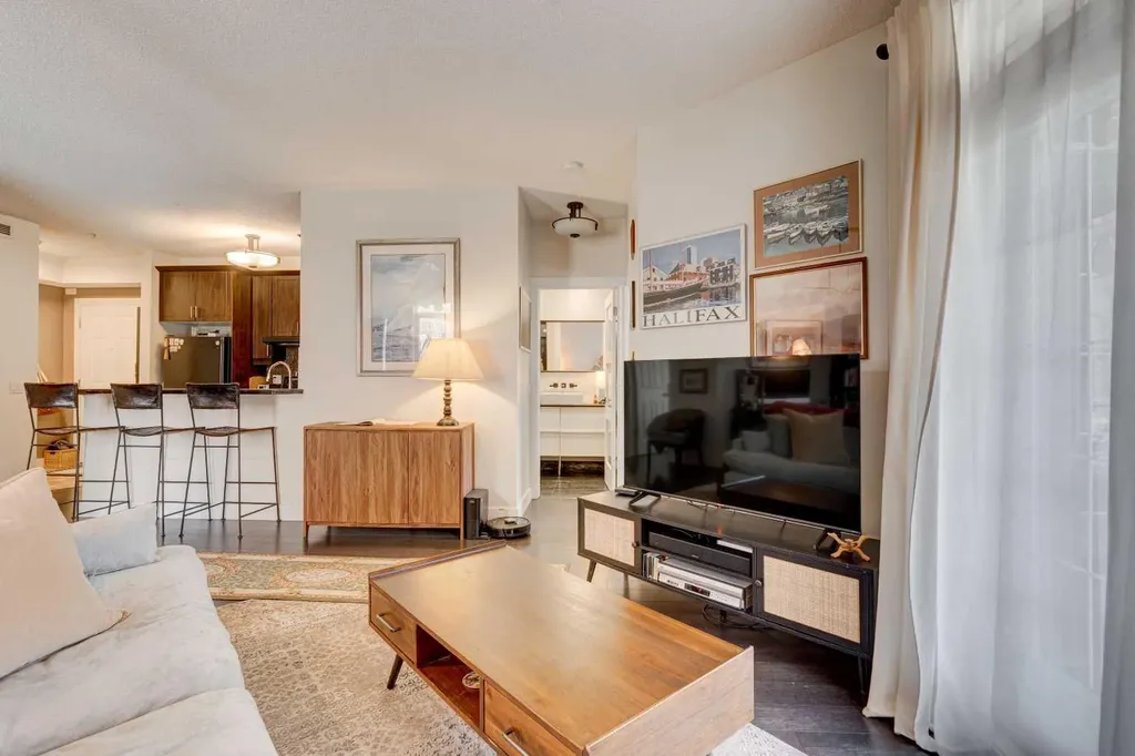 527 15 Avenue SW Calgary AB T2R 1R5