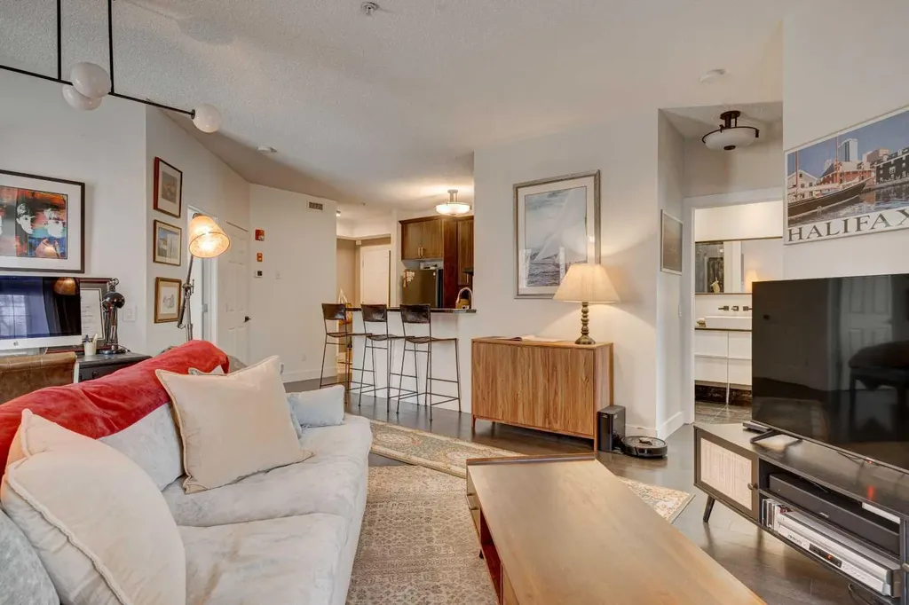 527 15 Avenue SW Calgary AB T2R 1R5