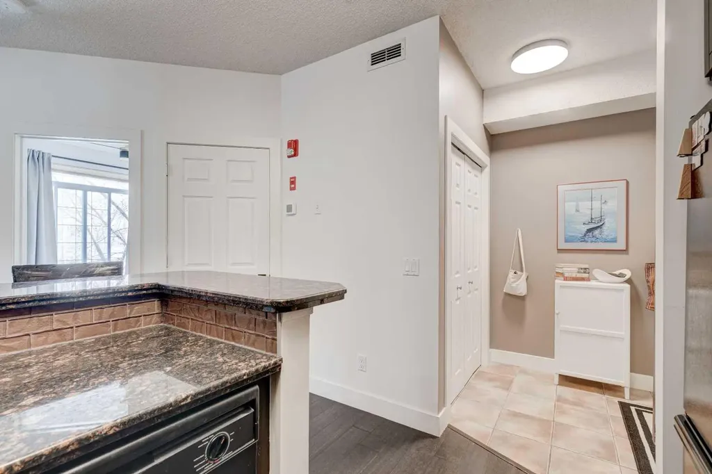 527 15 Avenue SW Calgary AB T2R 1R5
