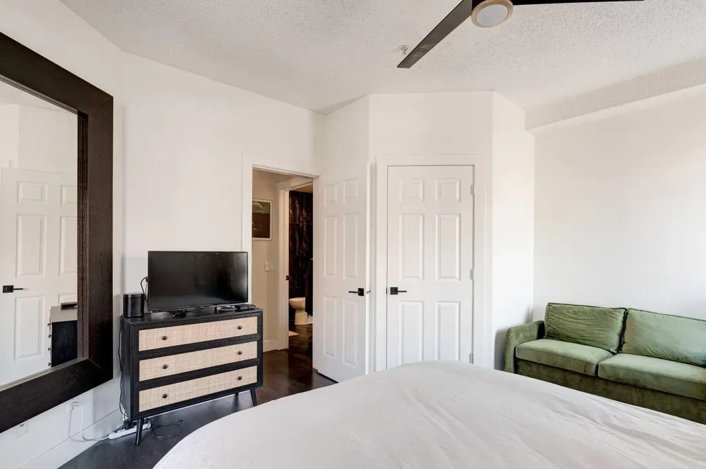 527 15 Avenue SW Calgary AB T2R 1R5