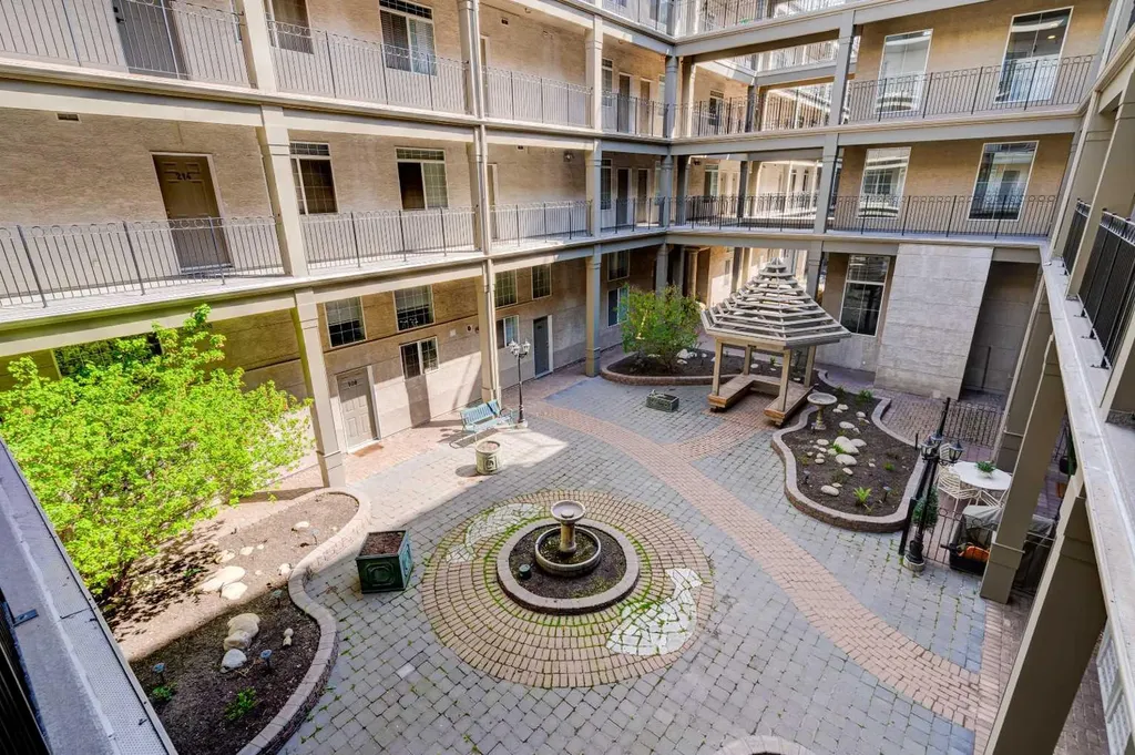 527 15 Avenue SW Calgary AB T2R 1R5