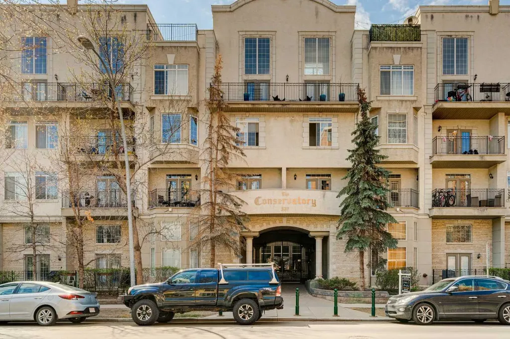 527 15 Avenue SW Calgary AB T2R 1R5