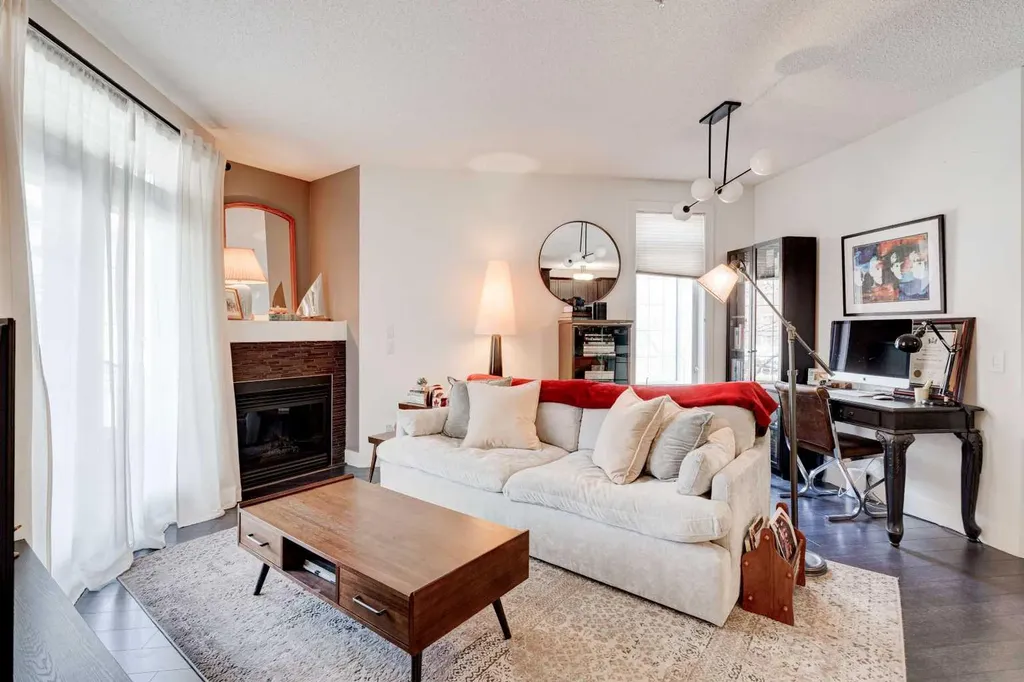 527 15 Avenue SW Calgary AB T2R 1R5