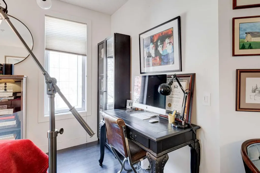 527 15 Avenue SW Calgary AB T2R 1R5