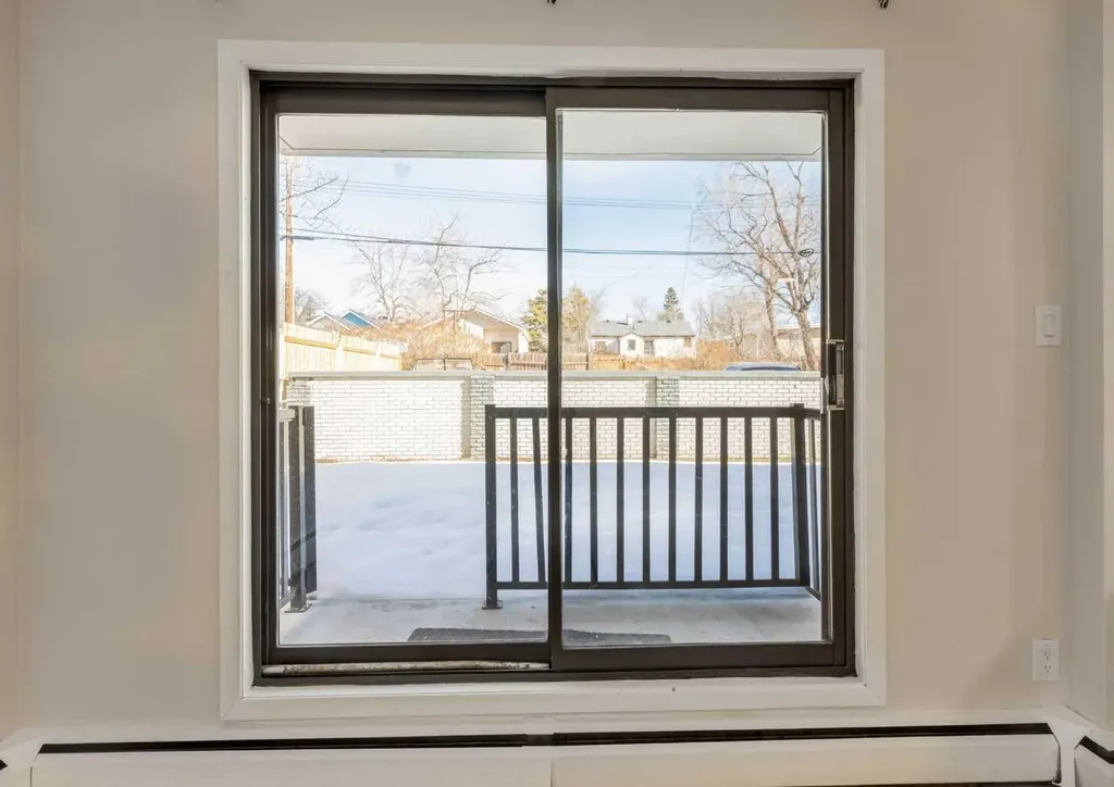 120 29 Avenue NW Calgary AB T2M2L8