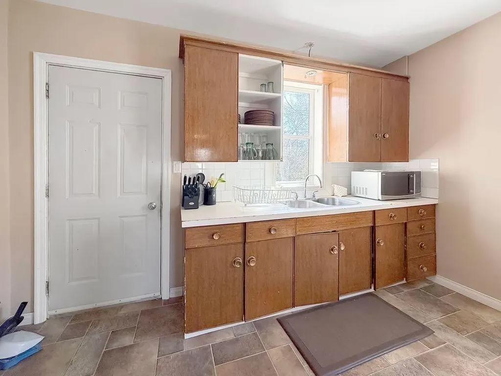 4709 49 Street Stettler AB T0C 2L2