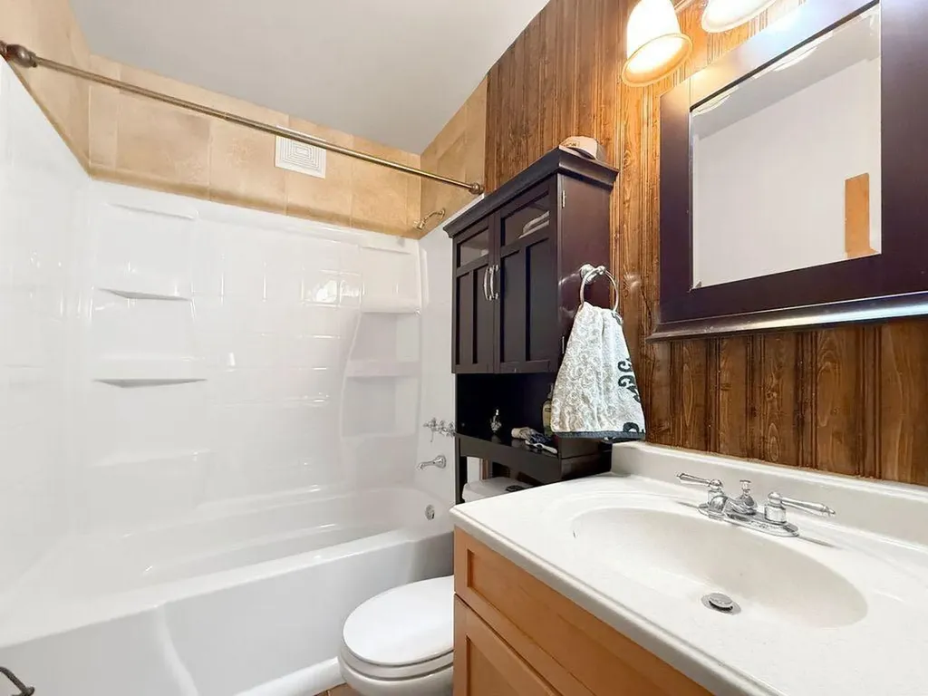 4709 49 Street Stettler AB T0C 2L2