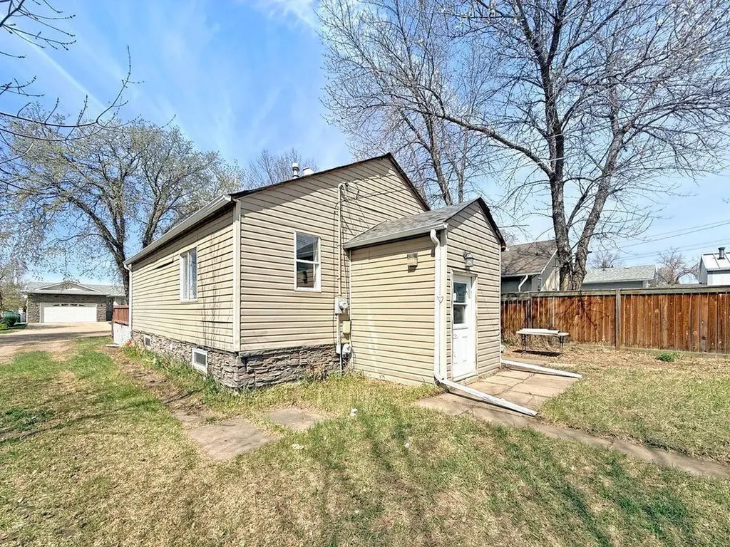 4709 49 Street Stettler AB T0C 2L2