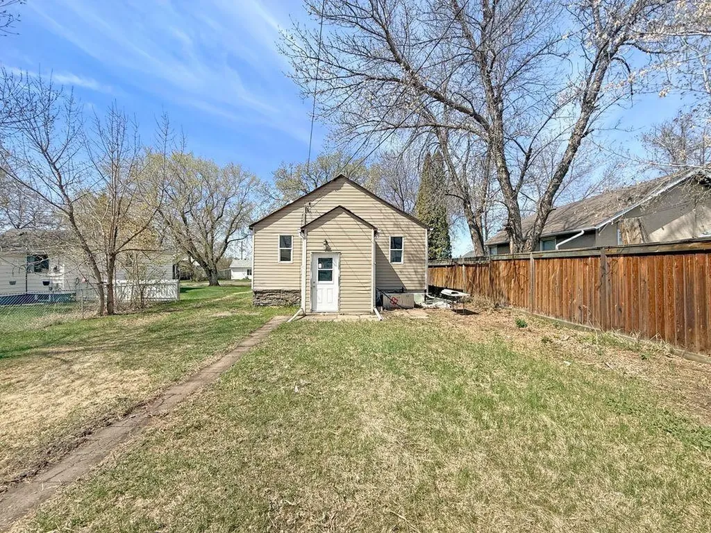 4709 49 Street Stettler AB T0C 2L2