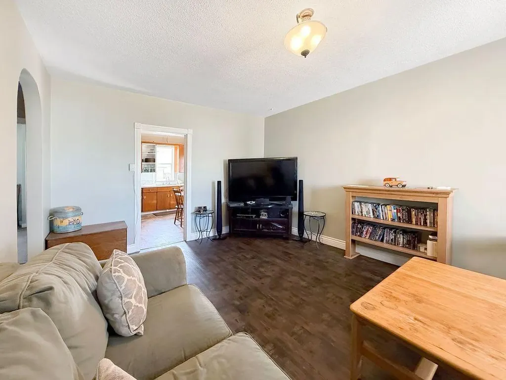 4709 49 Street Stettler AB T0C 2L2