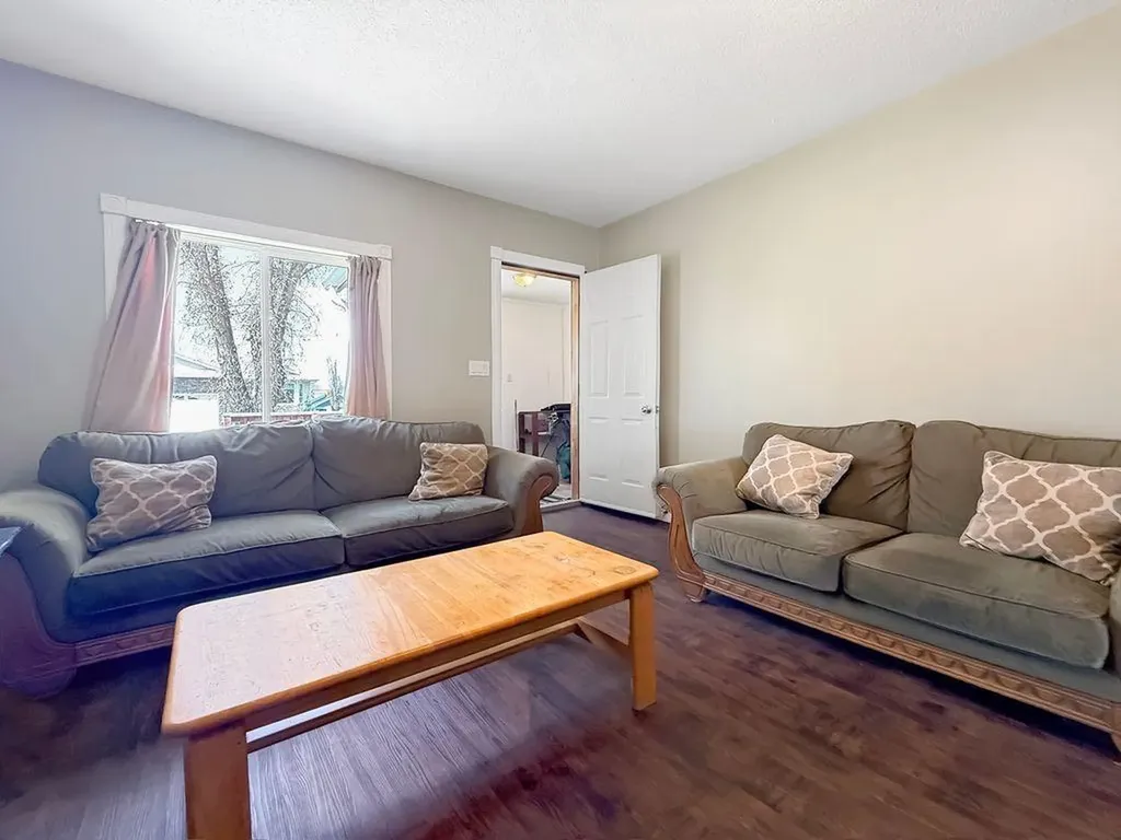 4709 49 Street Stettler AB T0C 2L2