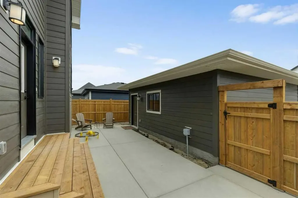 576 Grayling Bend Rural Rocky View County AB T3Z 0H6