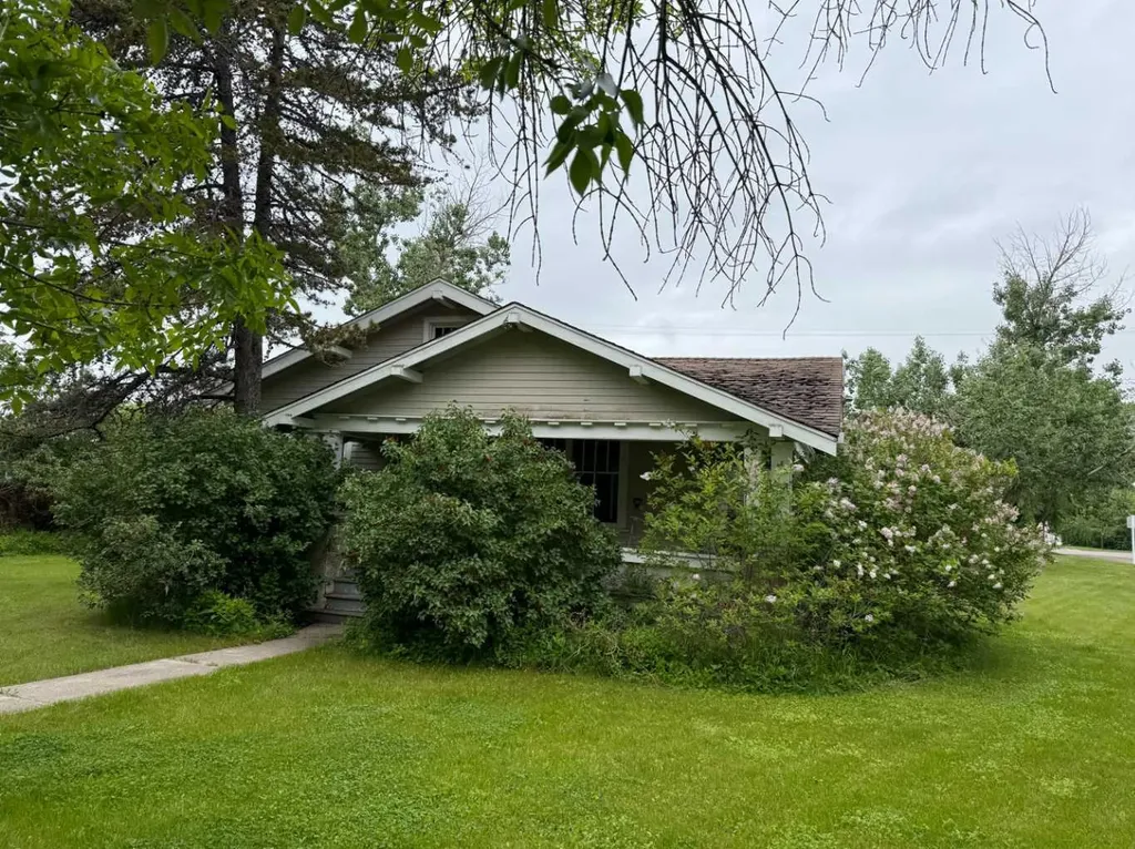502 1 Street S Vulcan AB T0L 2B0
