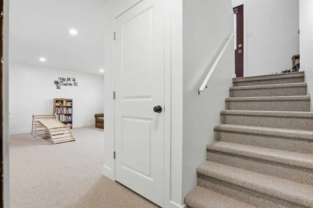 437 Maplewood SE Diamond Valley AB T0L0H0